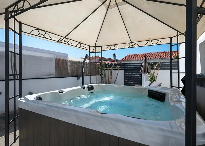 Ferienhaus Family Friendly House With A Parking Space Sukosan, Zadar - 6123