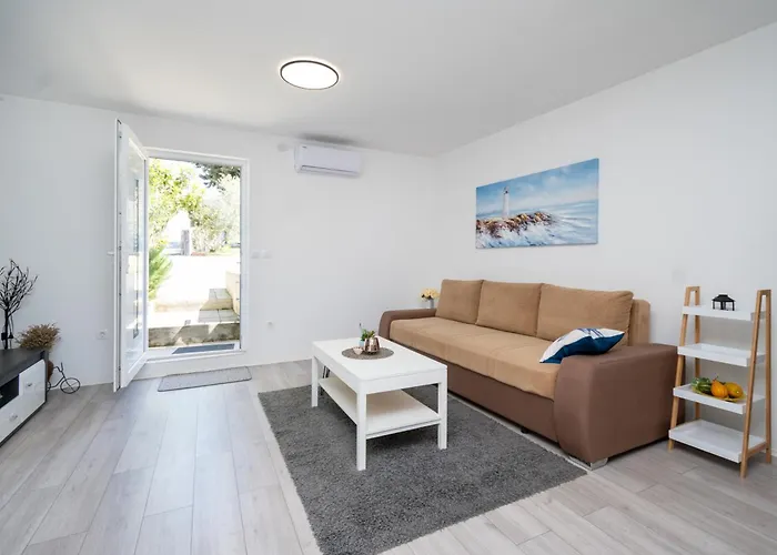 Family Friendly House With A Parking Space Sukosan, Zadar - 6123