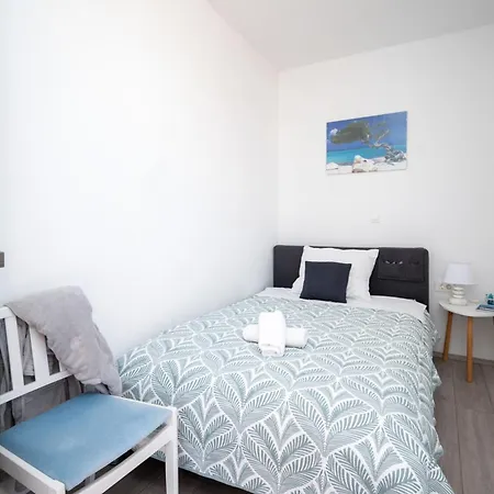 Feriehus Family-friendly House With Hot Tub Sukosan, Zadar - 6123