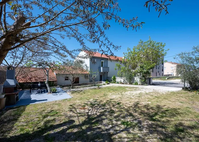 Feriehus Family Friendly House With A Parking Space Sukosan, Zadar - 6123 *